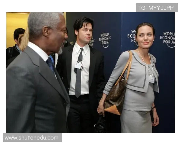 洛维奇的传奇旅程：从青涩少年到足球巨星的蜕变与荣耀