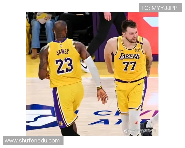 湖人队与开拓者球衣设计对比分析展现球队文化与风格的独特魅力